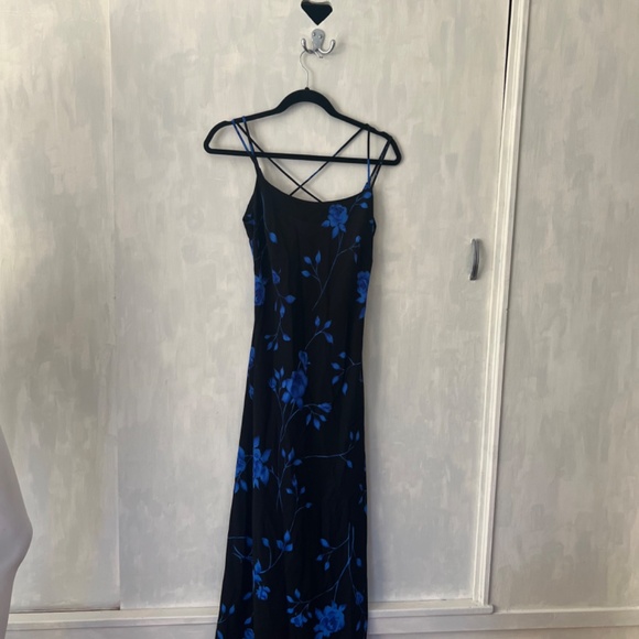 Vintage floral cross back maxi dress - Picture 5 of 12